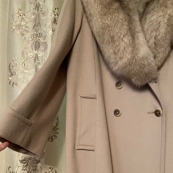 STUNNER SHOW STOPPER VINTAGE 100% wool camel coat fox collar GORGEOUS!🏆🏆🧥 - Picture 4 of 14